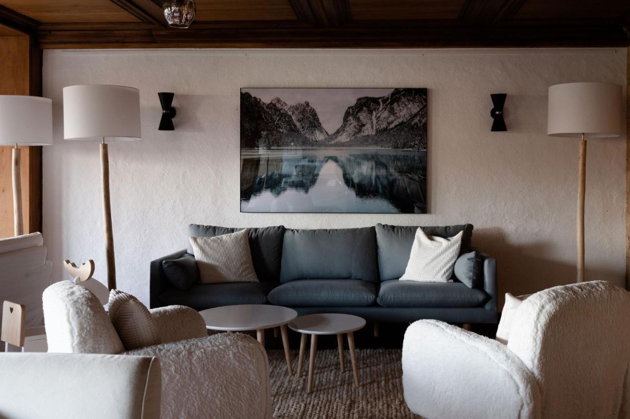 Les Roches Fleuries Hotel 4*